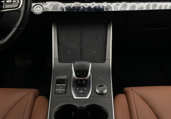 Подержанный автомобиль Omoda C5 2022 года (14 фото)