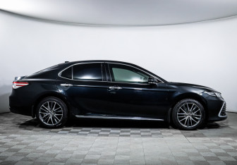 Подержанный автомобиль Toyota Camry Sedan 2023 года (4 фото)