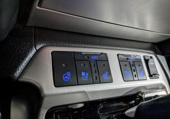 Подержанный автомобиль Toyota Land Cruiser Suv 2016 года (17 фото)