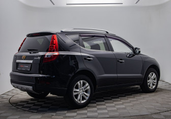 Подержанный автомобиль Geely Emgrand X7 2016 года (5 фото)