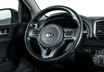 Подержанный автомобиль Kia Sportage 2017 года (13 фото)