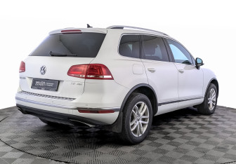 Подержанный автомобиль Volkswagen Touareg 2016 года (5 фото)