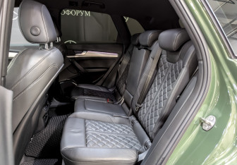 Подержанный автомобиль Audi Q5 2021 года (12 фото)