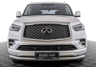Подержанный автомобиль Infiniti QX80 2021 года (2 фото)