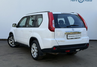 Подержанный автомобиль Nissan X-Trail 2012 года (7 фото)