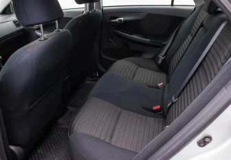 Подержанный автомобиль Toyota Corolla Sedan 2007 года (11 фото)