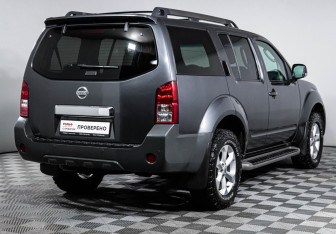 Подержанный автомобиль Nissan Pathfinder 2010 года (5 фото)