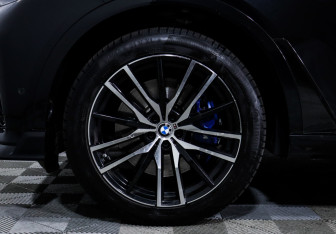 Подержанный автомобиль BMW X7 2019 года (16 фото)