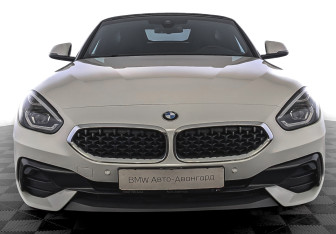 Подержанный автомобиль BMW Z4 Roadster 2019 года (2 фото)