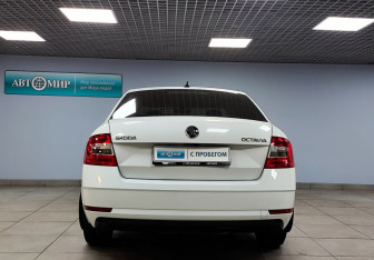 Подержанный автомобиль Skoda Octavia Liftback 2018 года (6 фото)