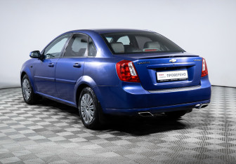 Подержанный автомобиль Chevrolet Lacetti Sedan 2008 года (7 фото)