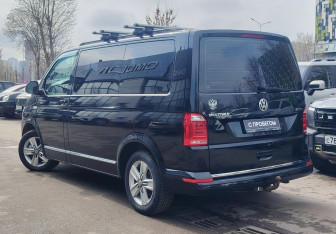 Подержанный автомобиль Volkswagen Multivan 2019 года (6 фото)