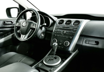 Подержанный автомобиль Mazda CX-7 2010 года (6 фото)