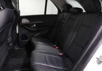 Подержанный автомобиль Mercedes-Benz GLE 2019 года (10 фото)