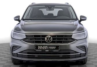 Подержанный автомобиль Volkswagen Tiguan 2021 года (2 фото)