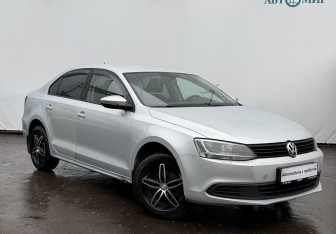Подержанный автомобиль Volkswagen Jetta Sedan 2013 года (3 фото)