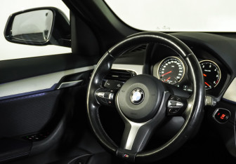 Подержанный автомобиль BMW X1 2020 года (17 фото)
