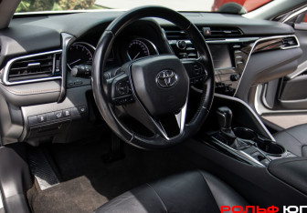 Подержанный автомобиль Toyota Camry Sedan 2019 года (9 фото)