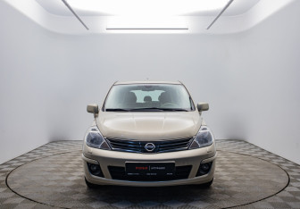 Подержанный автомобиль Nissan Tiida Hatchback 2012 года (7 фото)