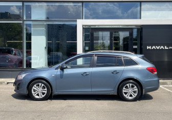 Подержанный автомобиль Chevrolet Cruze Wagon 2013 года (8 фото)
