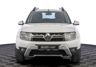 Подержанный автомобиль Renault Duster 2018 года (2 фото)