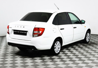 Подержанный автомобиль LADA (ВАЗ) Granta Sedan 2019 года (5 фото)