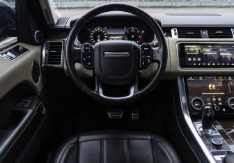 Подержанный автомобиль Land Rover Range Rover Sport 2018 года (10 фото)