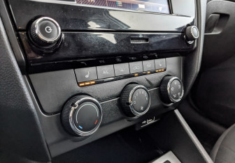 Подержанный автомобиль Skoda Octavia Liftback 2019 года (26 фото)