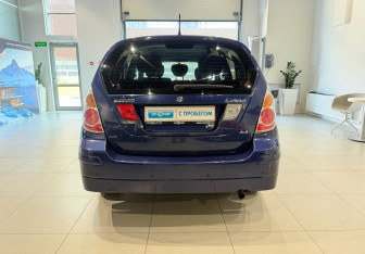 Подержанный автомобиль Suzuki Liana Wagon 2007 года (5 фото)