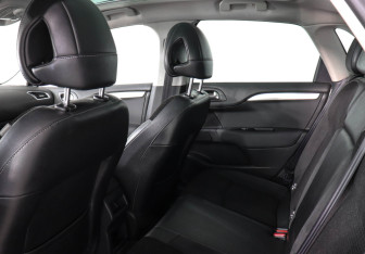 Подержанный автомобиль Citroen C4 Hatchback 2011 года (12 фото)