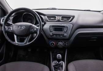 Подержанный автомобиль Kia Rio Sedan 2014 года (13 фото)