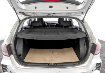 Подержанный автомобиль Kia Rio Hatchback 2021 года (10 фото)