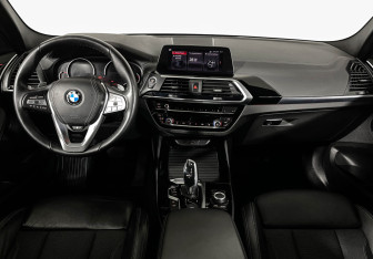 Подержанный автомобиль BMW X3 2020 года (11 фото)