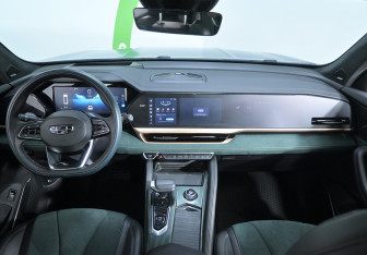 Подержанный автомобиль Geely Monjaro 2023 года (9 фото)