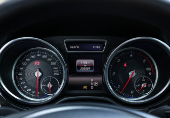 Подержанный автомобиль Mercedes-Benz GLE 2016 года (13 фото)