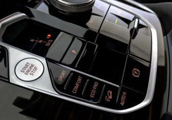 Подержанный автомобиль BMW X7 2022 года (30 фото)