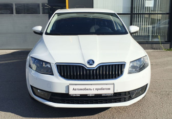 Подержанный автомобиль Skoda Octavia Liftback 2016 года (2 фото)