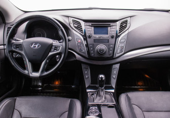 Подержанный автомобиль Hyundai i40 Wagon 2015 года (13 фото)