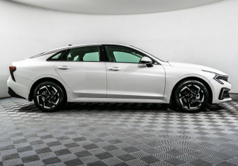 Новый Kia K5 2023 (4 фото)