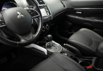 Подержанный автомобиль Mitsubishi ASX 2014 года (7 фото)