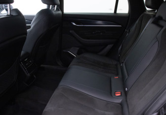 Подержанный автомобиль Geely Monjaro 2024 года (11 фото)