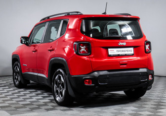 Подержанный автомобиль Jeep Renegade 2018 года (7 фото)
