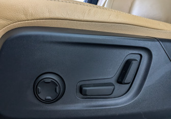 Подержанный автомобиль Volvo XC40 2021 года (27 фото)