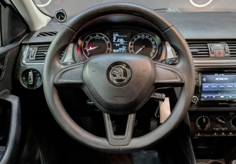 Подержанный автомобиль Skoda Rapid Liftback 2019 года (22 фото)