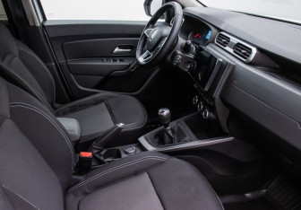 Подержанный автомобиль Renault Duster 2021 года (9 фото)