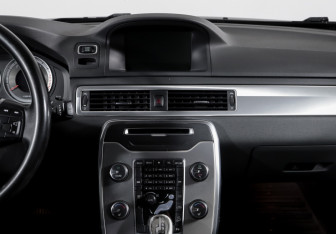 Подержанный автомобиль Volvo XC70 2012 года (13 фото)