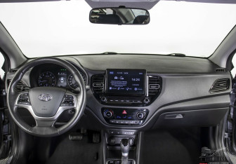 Подержанный автомобиль Hyundai Solaris Sedan 2021 года (8 фото)