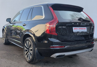 Подержанный автомобиль Volvo XC90 2021 года (7 фото)