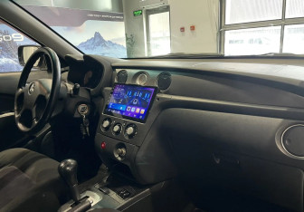 Подержанный автомобиль Mitsubishi Outlander 2005 года (10 фото)