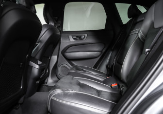 Подержанный автомобиль Volvo XC60 2019 года (12 фото)